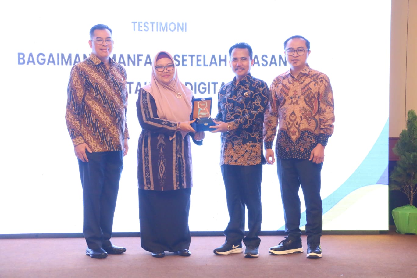 Dorong Minat Baca dan Membumikan Semangat Literasi, Wabup Gresik Bu Min Resmikan Perpustakaan Digital